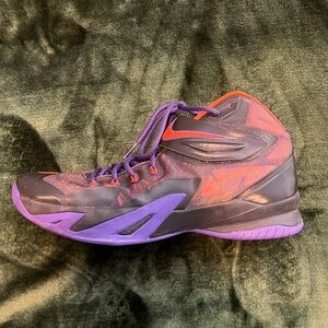 Nike LeBron Soldier 8 Men’s size 11 Purple Orange